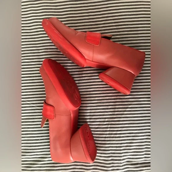 FLUEVOG- mod ‘Shelly’ in sherbet orange size 8 - Picture 4 of 7